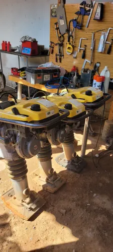 Compactador de solo (sapo)