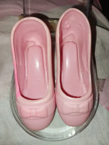 Sapatinho de boneca( troco por bonecas barbie