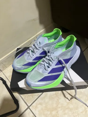 Tênis Adidas