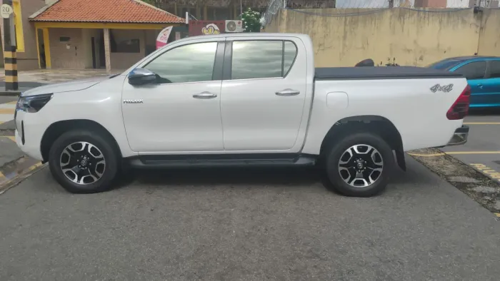 Toyota Hilux CD SRX 4X4 2.8 TDI 16V Diesel Aut. 2023