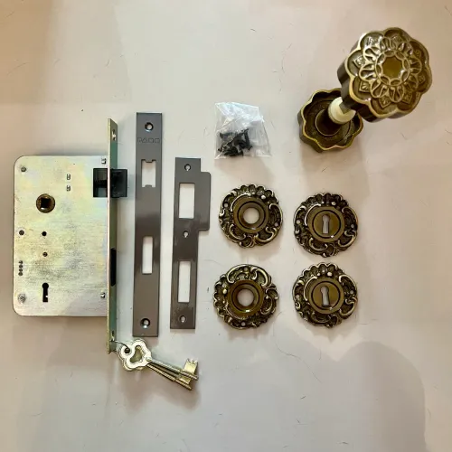 Fechadura Pado Colonial Antiga em Latão Interna mod: 5851-74 - 55mm (Raridade)