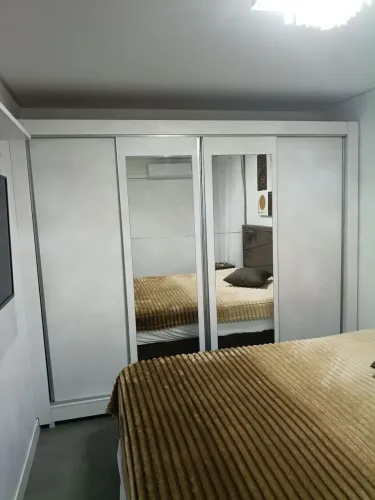 Roupeiro de casal MDF