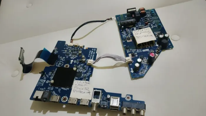 Kit placa principal+fonte Philco/ AOC 32 SMART original testada ok