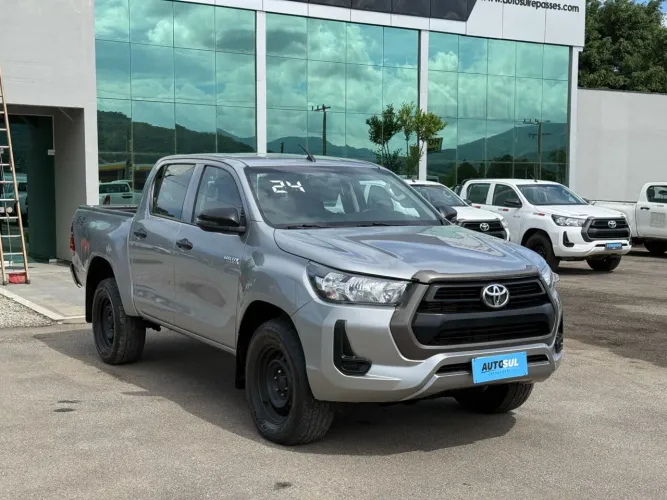 Toyota Hilux CD 4X4 2.8 Diesel Mec. 2024