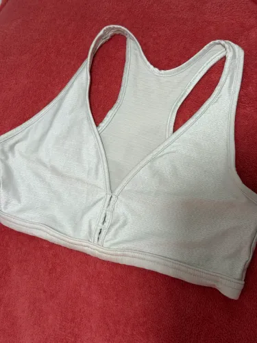 Top cinza