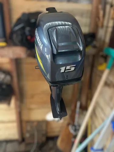 Vendo um motor de popa