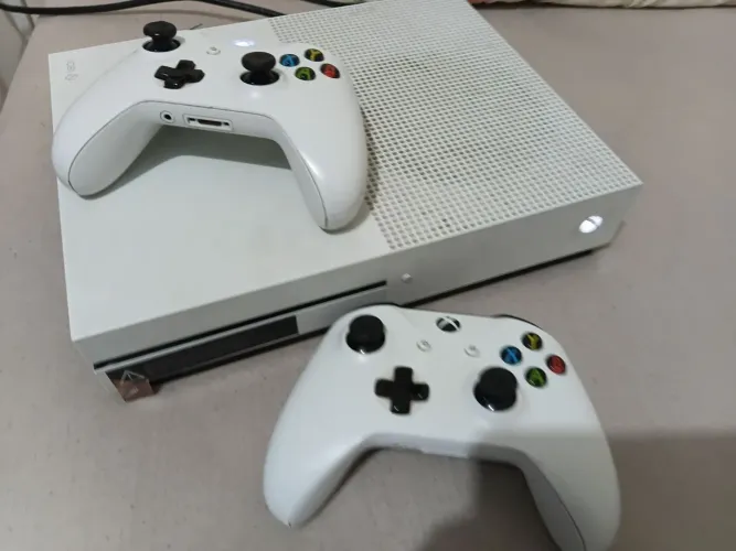 X Box one S 1 TB