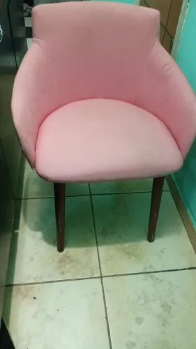 Poltrona Pé palito na Cor Rosa 