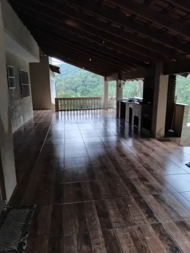 Aluga-se casa em uma chácara e venda 890 mil...mais informações no chat.