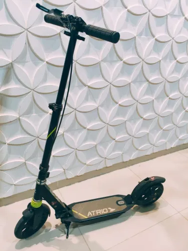 Patinete a freio atrio