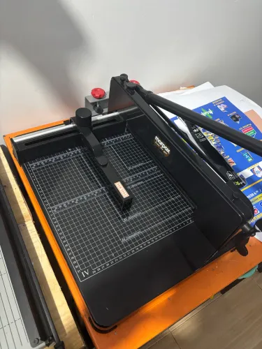 Guilhotina semi-industrial semi-nova