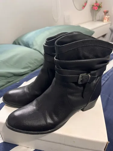 Bota cano baixo