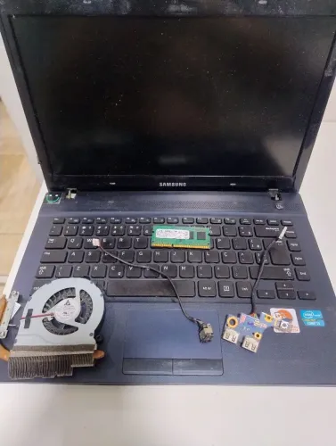 Peças Notebook Samsung NP270E4E