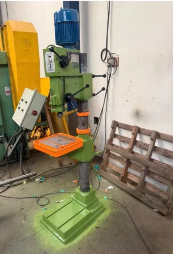 *VENDO FURADEIRA DE COLUNA FUNDOYA S-30*