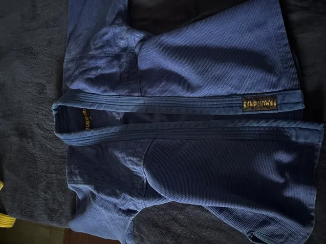 Vendo Kimono da KRUGANS de jiu jitsu