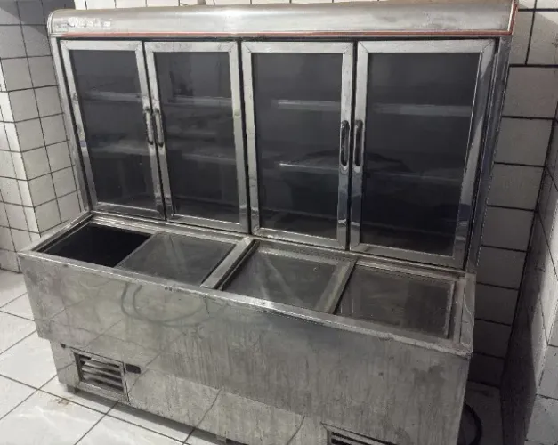 Freezer expositor