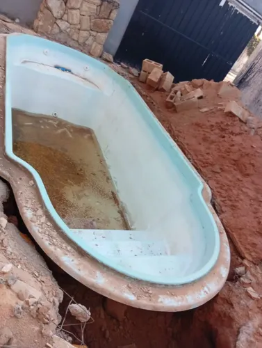 Piscina 28 mil litros