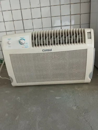 AR CONDICIONADO DE JANELA