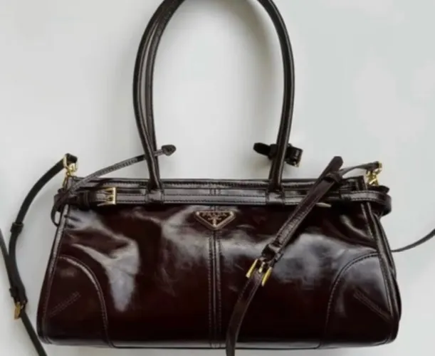 Bolsa Prada Bonnie em couro - Marrom