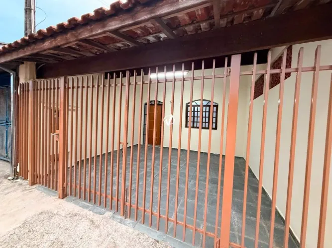 CASA PARA LOCAÇÃO - CARANGOLA - PINDAMONHANGABA/SP
