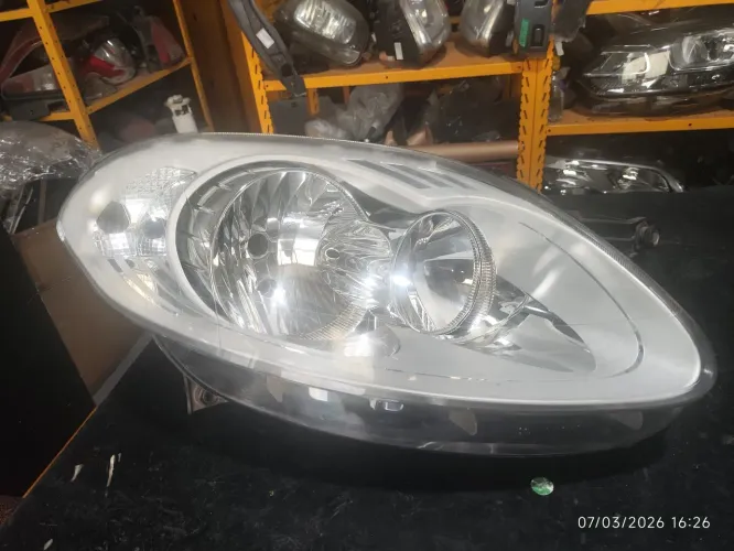 Farol direito Palio Attractive original cromado 2012 a 2017