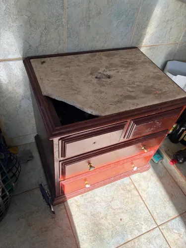 Criado mudo , gaveteiro , comoda 