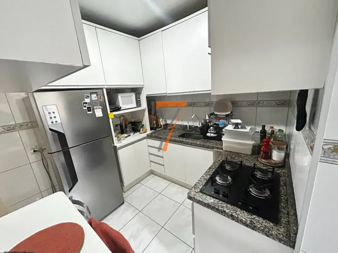 Apartamento com 2 dormitórios à venda, 81 m² por R$ 600.000,00 - Coqueiros - Florianópolis