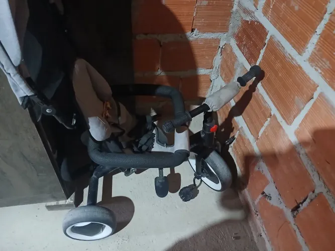 Carrinho de bebe moderno