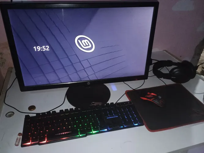 PC Gamer completo + monitor 23" 75Hz + teclado, mouse e headset (aceito troca)