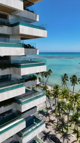 Vendo Luxuoso Apartamento a beira mar da Praia de ponta Verde em Maceió.
