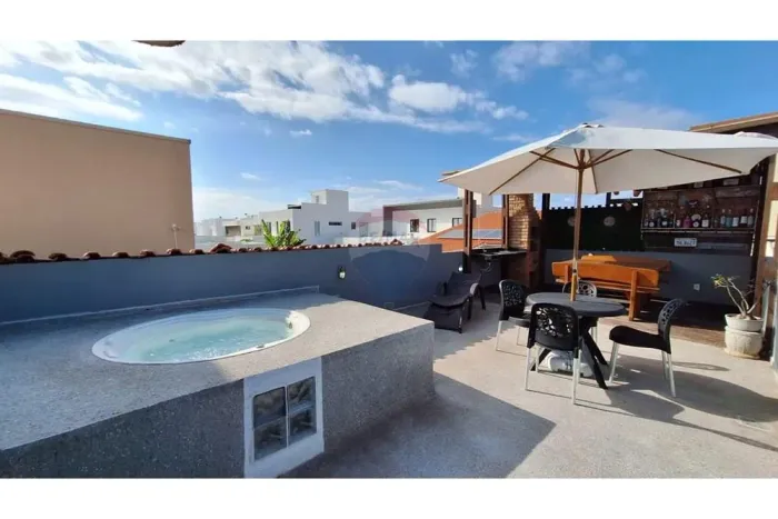 Casa à venda | Aruana | Aracaju | R$ 1.800.000,00 | 6 quartos 5 banheiros | Condomínio Fec
