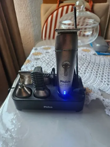 Vendo Aparador de Pelos Philco. R$ 80,00 TEL: *.