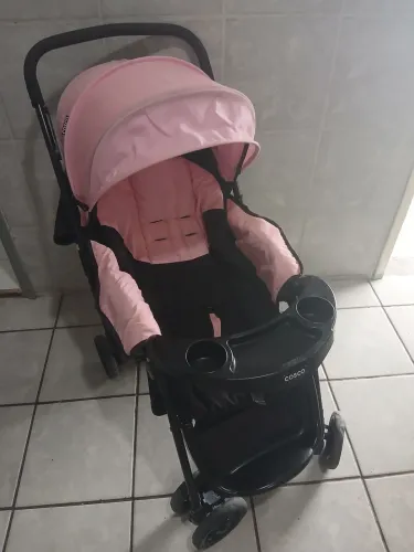 Vendo carrinho com bebe conforto
