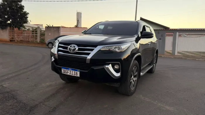 Toyota Hilux SW4 SRX 4X4 2.8 TDI 16V Dies. Aut. 2018