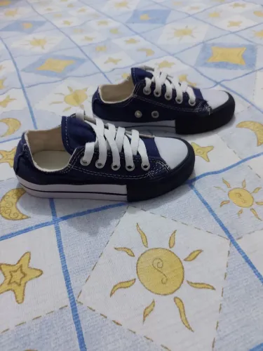 Tênis infantil escolar usado
