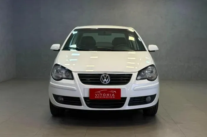 Volkswagen Polo Sedan 1.6 MI Total Flex 8V 4P 2011