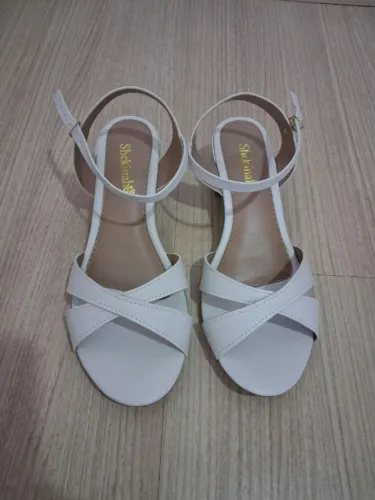 Sandália Branca Off-White Cruzada Tam 40 Shekináh