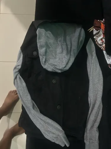 VENDO ESTA JAQUETA COM CAPUS MASCULINA DA POLLO ORIGINAL
