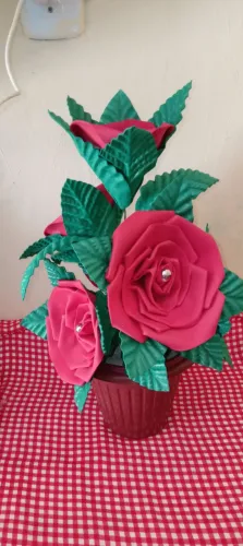 Jarros de flores artificiais para decoração