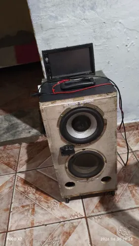 Vendo caixinha com multimídia 