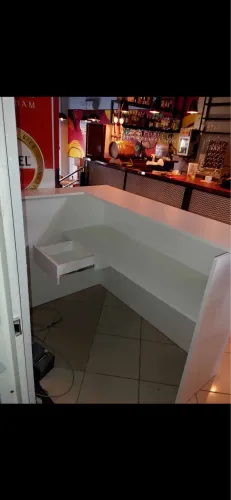 Balcão de loja com frete grátis