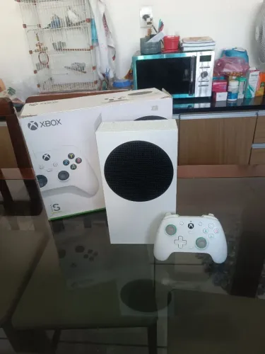 Xbox séries S funcionando perfeitamente 1950 reais com frete grátis 