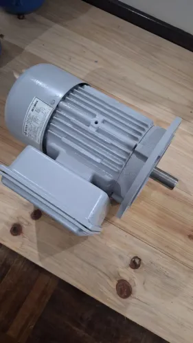 Motor elétrico monofasico 3 cv . Rotação: 3500 alta Rotação.