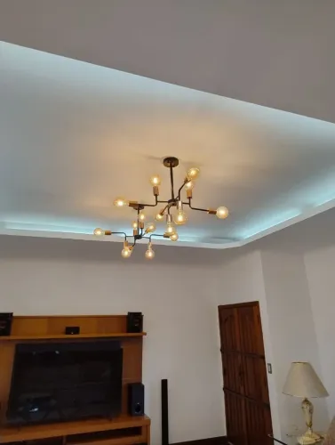 Conjunto de lustres para 8 lâmpadas 