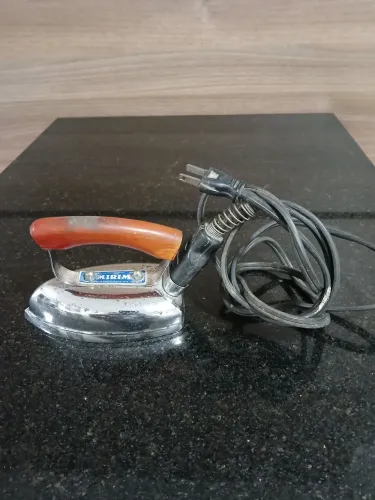 Mini ferro elétrico MIRIM- Peça para decoração 