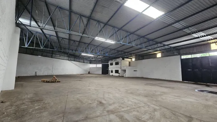 Galpão logístico com 1000m2 na Região de Vila Velha