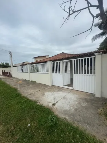 Ótima casa em Grussai com 3 quartos sendo 1 suíte, sala dois ambientes, ampla varanda ao r