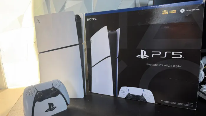 PS5 Slim Digital 1TB - R$ 3.550 PIX ou 21x cartão consultar