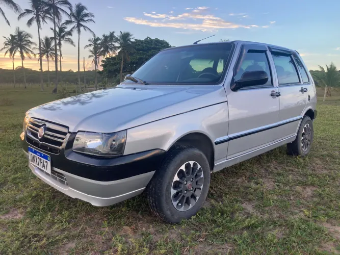 Fiat Uno Mille Grazie 1.0 Fire Flex 8V 4P 2013
