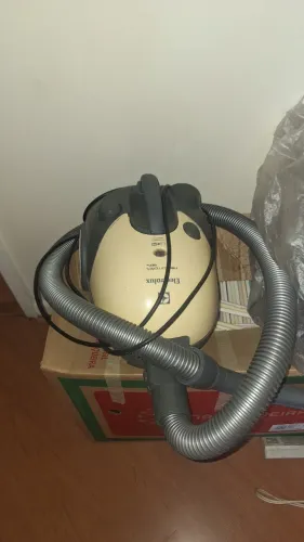 Aspirador de pó Eletrolux Neocompact 1200w, usado: 100,00  Luiz: *
